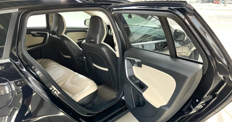 Volvo V60 cena 34900 przebieg: 262000, rok produkcji 2011 z Olsztyn małe 781